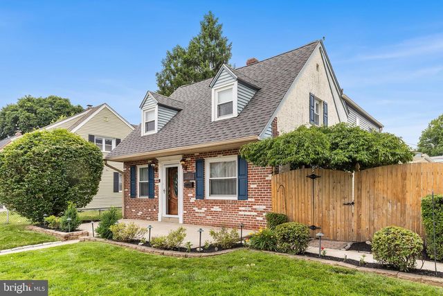 2747 SPRINGHILL RD, Secane, PA 19018