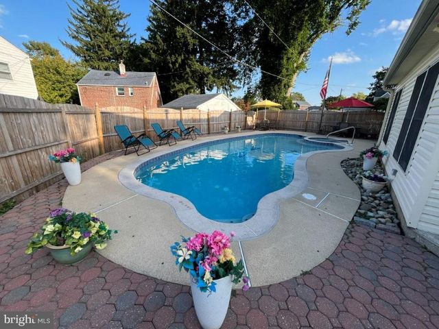 2747 SPRINGHILL RD, Secane, PA 19018