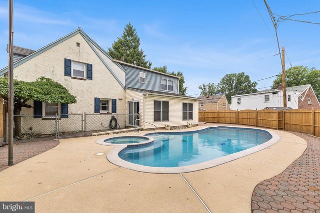 2747 SPRINGHILL RD, Secane, PA 19018