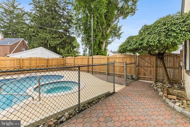 2747 SPRINGHILL RD, Secane, PA 19018