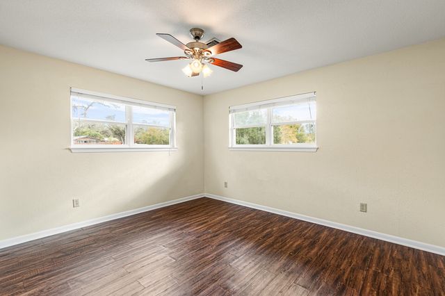 281 Lakeside Drive, China Spring, TX 76633