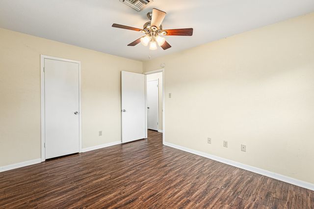 281 Lakeside Drive, China Spring, TX 76633