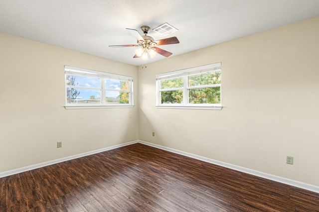 281 Lakeside Drive, China Spring, TX 76633