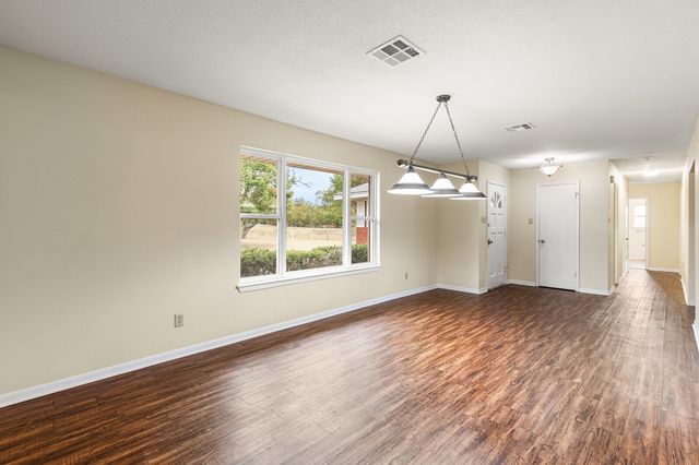 281 Lakeside Drive, China Spring, TX 76633
