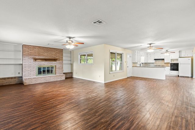 281 Lakeside Drive, China Spring, TX 76633
