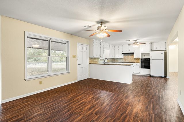281 Lakeside Drive, China Spring, TX 76633