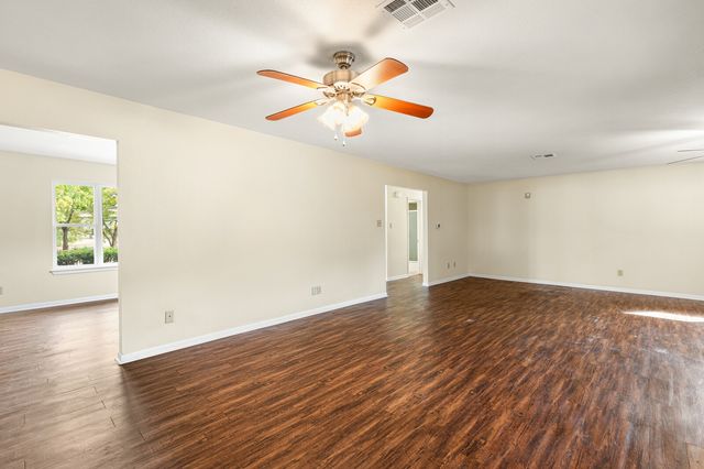 281 Lakeside Drive, China Spring, TX 76633