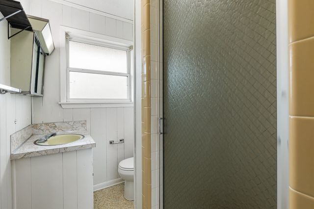 281 Lakeside Drive, China Spring, TX 76633