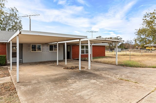 281 Lakeside Drive, China Spring, TX 76633