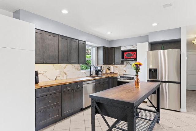 1741 SE Jackson Street, Stuart, FL 34997