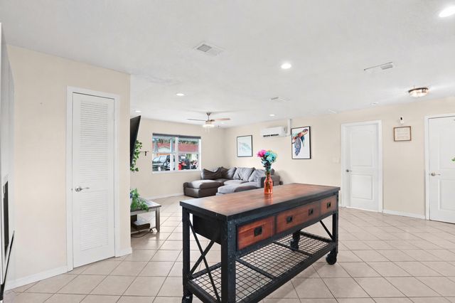 1741 SE Jackson Street, Stuart, FL 34997