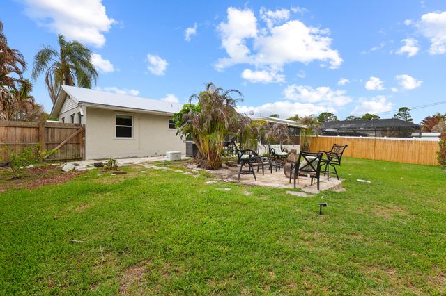 1741 SE Jackson Street, Stuart, FL 34997