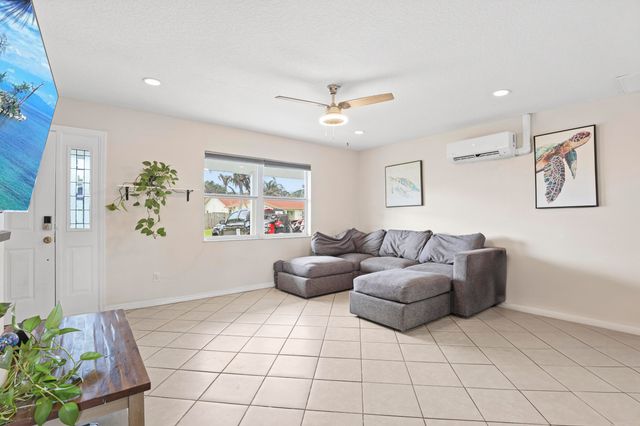 1741 SE Jackson Street, Stuart, FL 34997