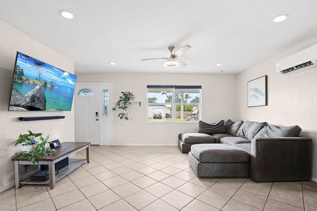 1741 SE Jackson Street, Stuart, FL 34997