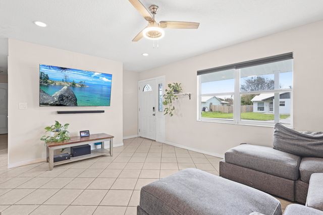 1741 SE Jackson Street, Stuart, FL 34997