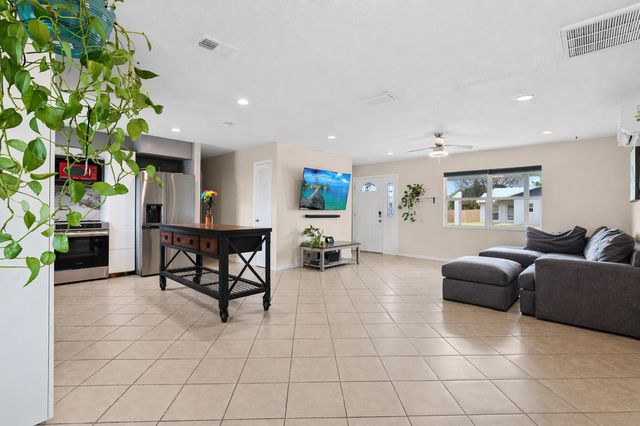 1741 SE Jackson Street, Stuart, FL 34997