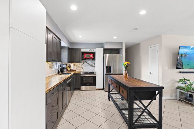 1741 SE Jackson Street, Stuart, FL 34997