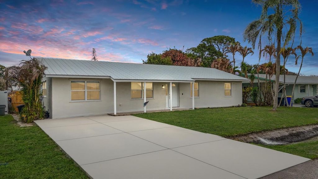 1741 SE Jackson Street, Stuart, FL 34997