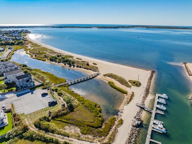 14 Brewster Road, West Yarmouth, MA 02673