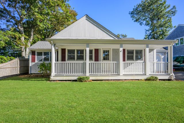 14 Brewster Road, West Yarmouth, MA 02673