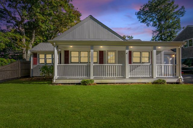 14 Brewster Road, West Yarmouth, MA 02673