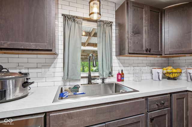 160 W Union Road, Monrovia, IN 46157