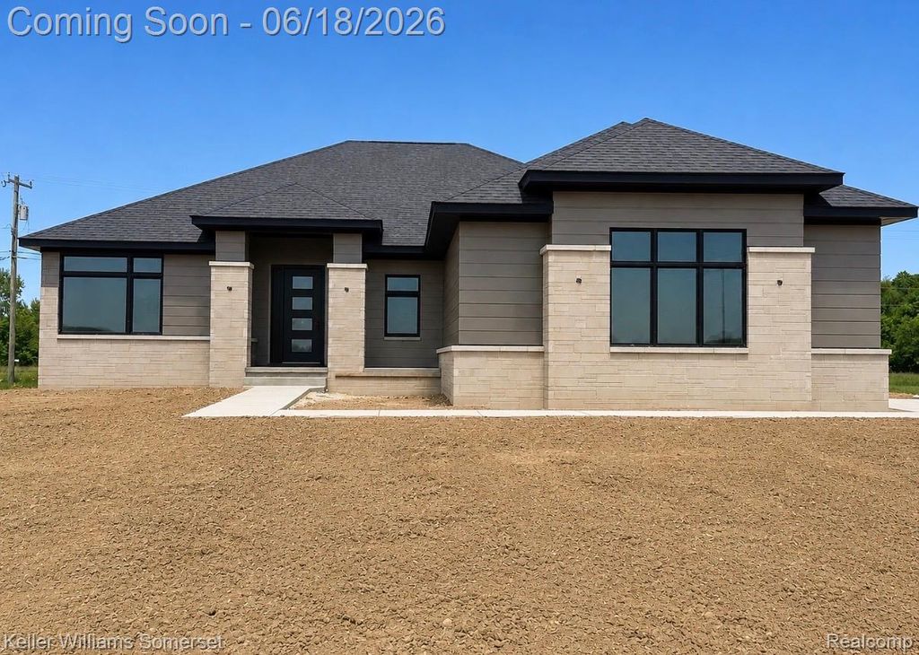 7085 Dryden Road, Almont Township, MI 48003