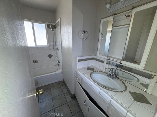 842 W Los Felis, Stockton, CA 95210