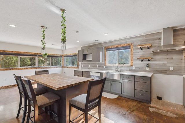 392 Robert E Lee Lane, Livingston, TX 77351