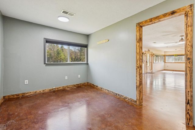 392 Robert E Lee Lane, Livingston, TX 77351