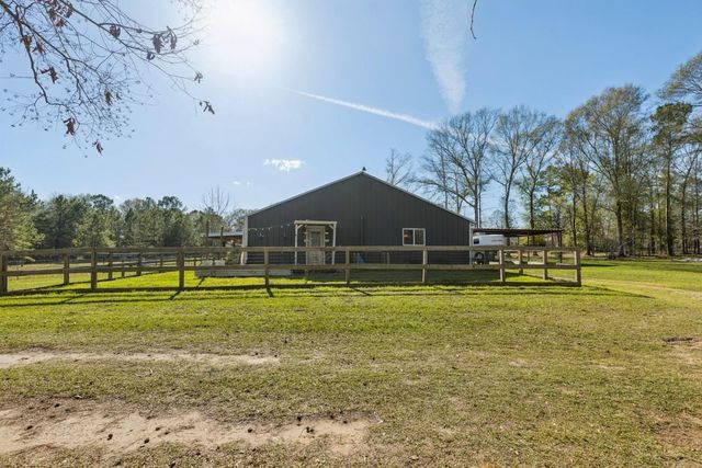 392 Robert E Lee Lane, Livingston, TX 77351