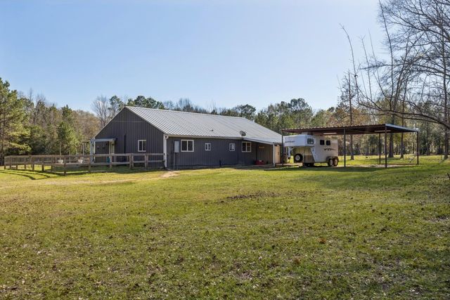 392 Robert E Lee Lane, Livingston, TX 77351