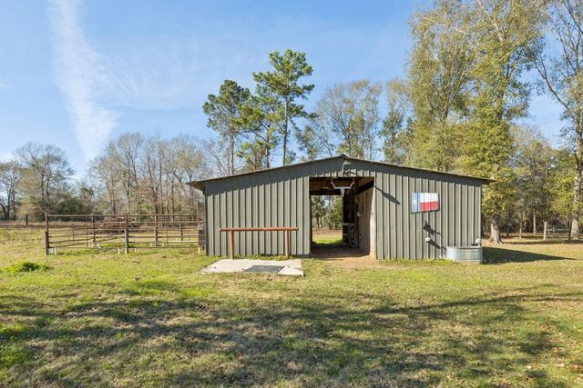 392 Robert E Lee Lane, Livingston, TX 77351