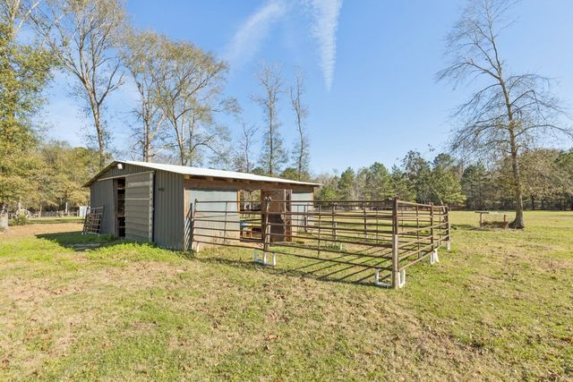 392 Robert E Lee Lane, Livingston, TX 77351