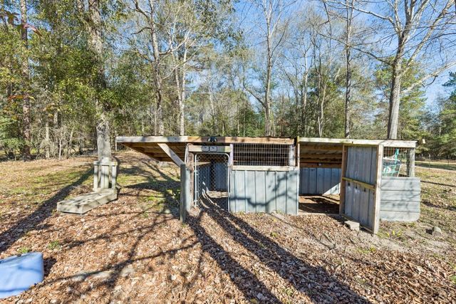 392 Robert E Lee Lane, Livingston, TX 77351