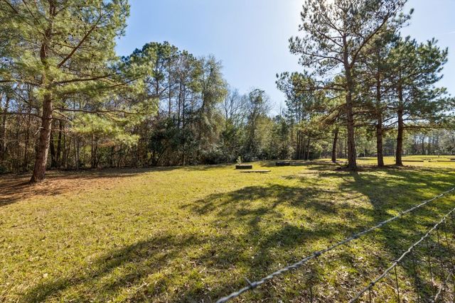 392 Robert E Lee Lane, Livingston, TX 77351