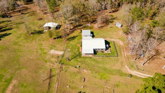 392 Robert E Lee Lane, Livingston, TX 77351
