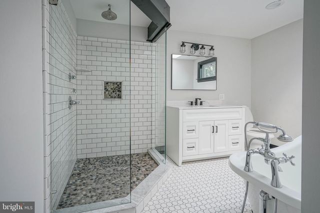 89 DELAWARE AVE, Penns Grove, NJ 08069