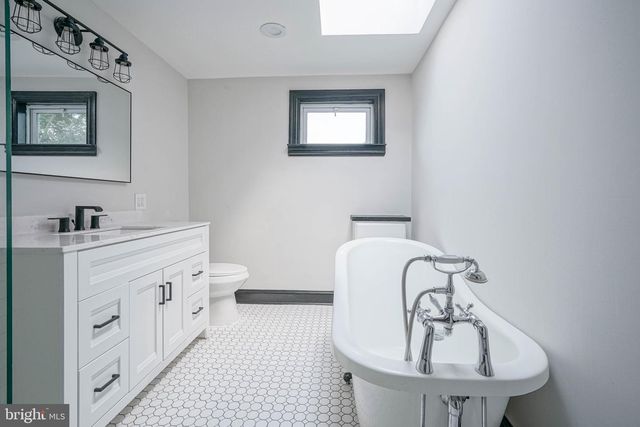 89 DELAWARE AVE, Penns Grove, NJ 08069