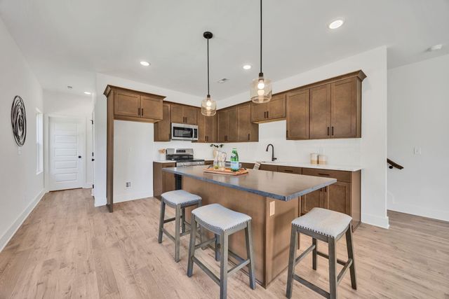 1890 Cotton Way, Chattanooga, TN 37404