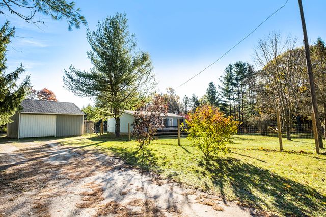 3955 S Holland Road, Sidney, MI 48885