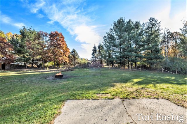 3955 S Holland Road, Sidney, MI 48885