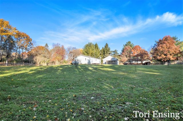 3955 S Holland Road, Sidney, MI 48885