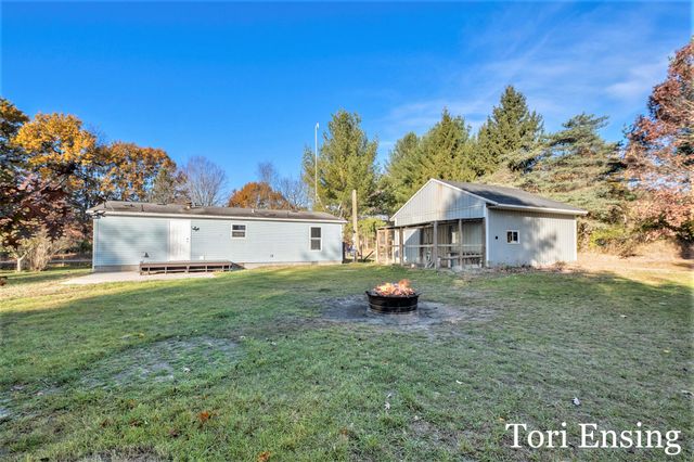 3955 S Holland Road, Sidney, MI 48885