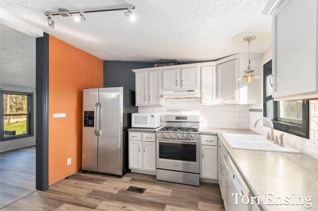 3955 S Holland Road, Sidney, MI 48885