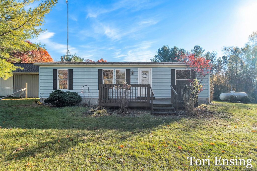 3955 S Holland Road, Sidney, MI 48885