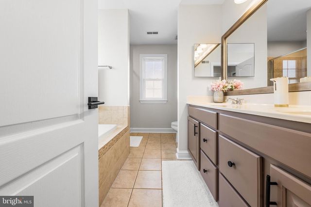 6578 ARBORDEAU LN, Macungie, PA 18062