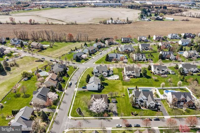 6578 ARBORDEAU LN, Macungie, PA 18062