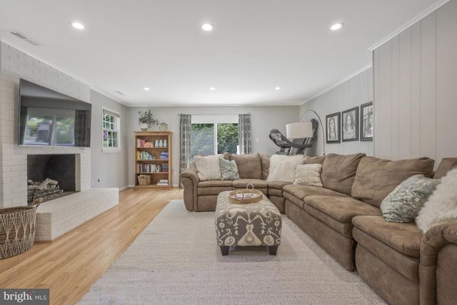 8625 APPLETON CT, Annandale, VA 22003