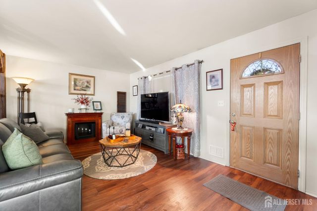 63 Tennyson Street, Carteret, NJ 07008